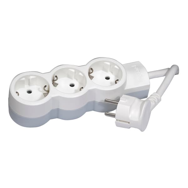 Разклонител с кабел Standard 3x2P+E 3м