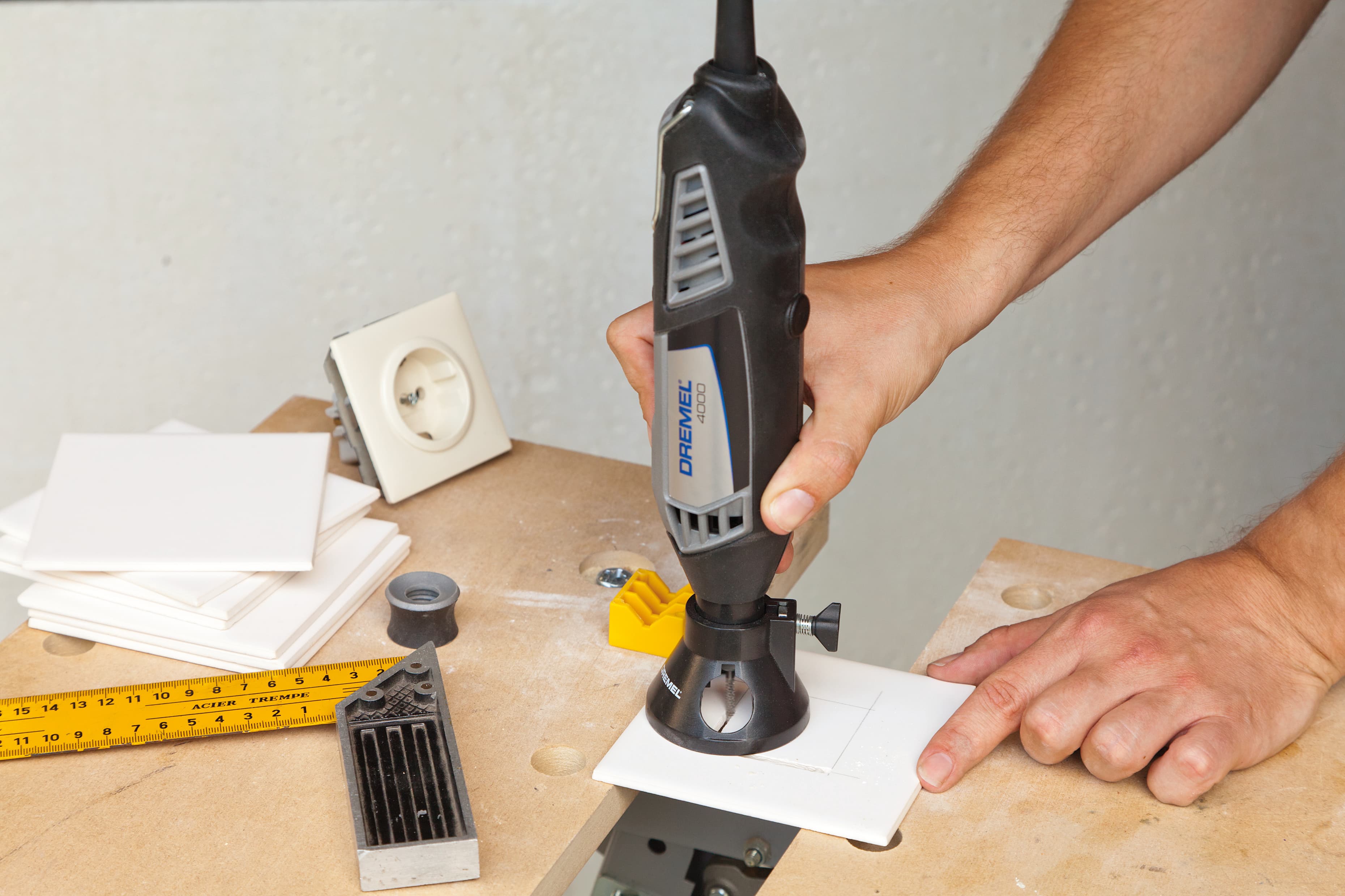 Спираловиден накрайник за рязане / фрезер за фаянс Bosch Dremel 3.2мм