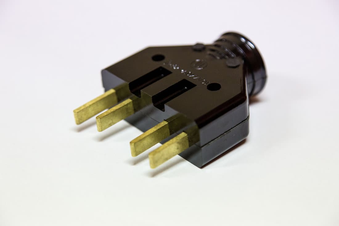Трифазен щепсел 3х16А 380V