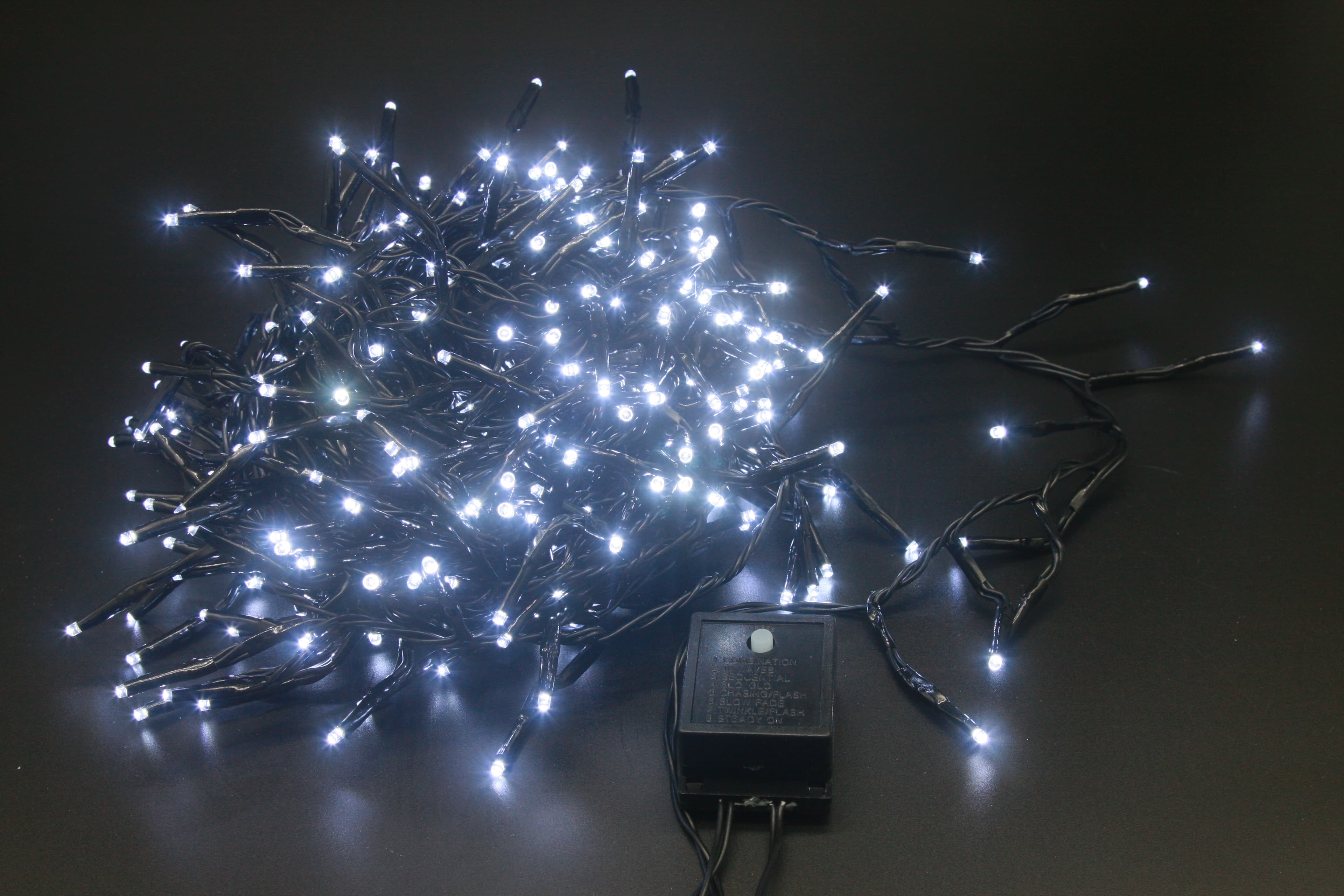 Гирлянд Клъстер 340 бели LED лампички IP44 11м