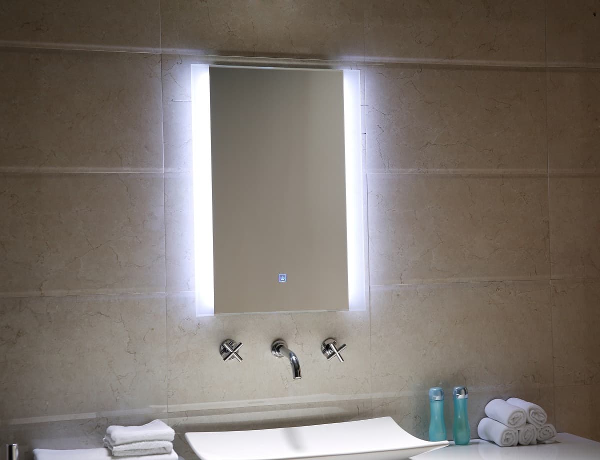 Огледало за баня с LED осветление Интер Керамик 1590 / 50х70см
