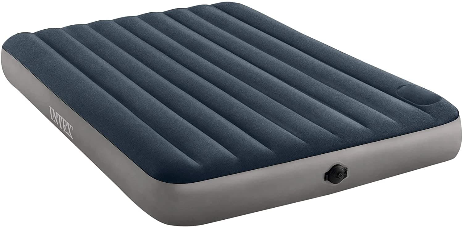 Надуваем дюшек INTEX Dura-Beam Single-High 64783 / 152x203x25см