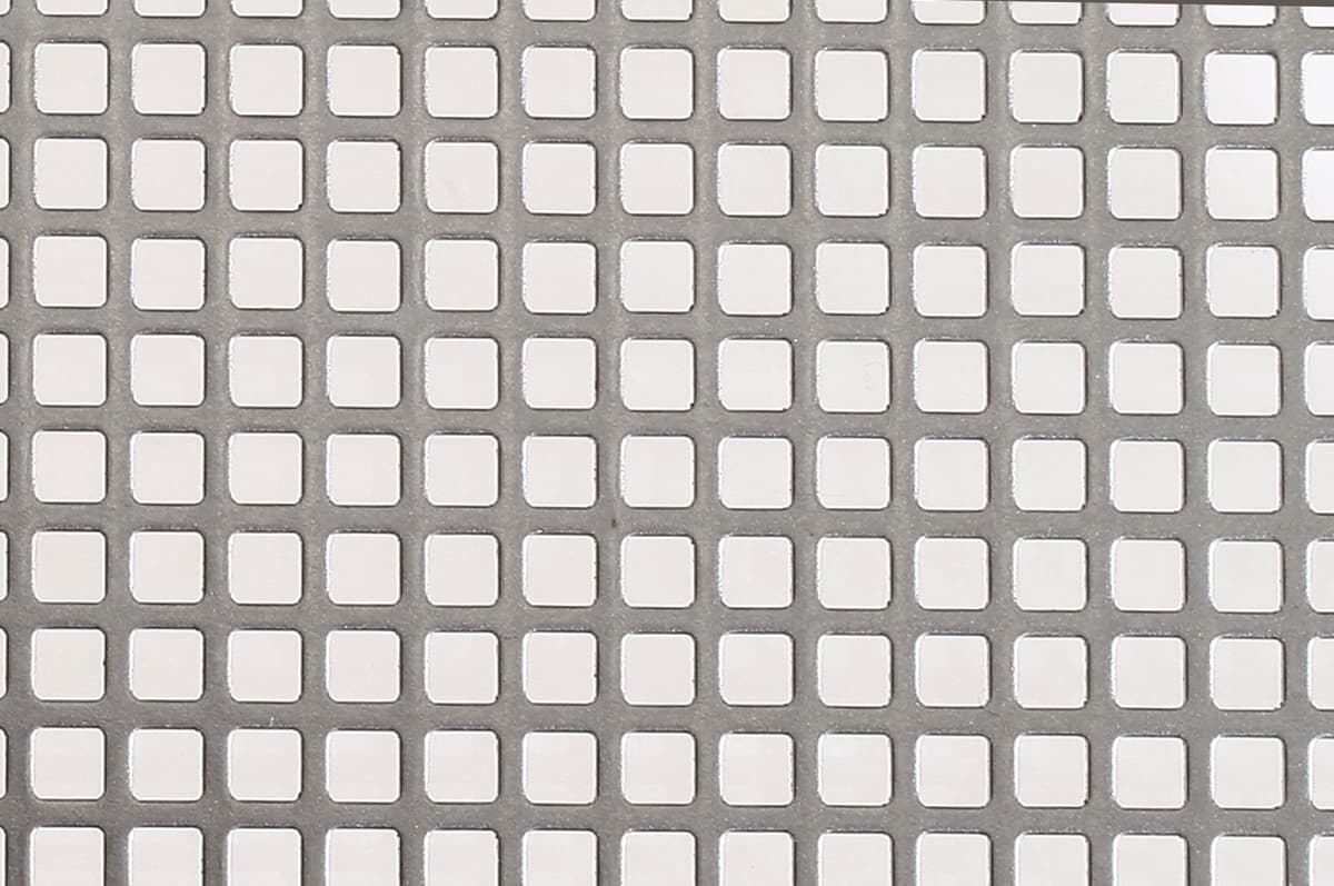 Стоманена перфорирана ламарина 50x25x1см