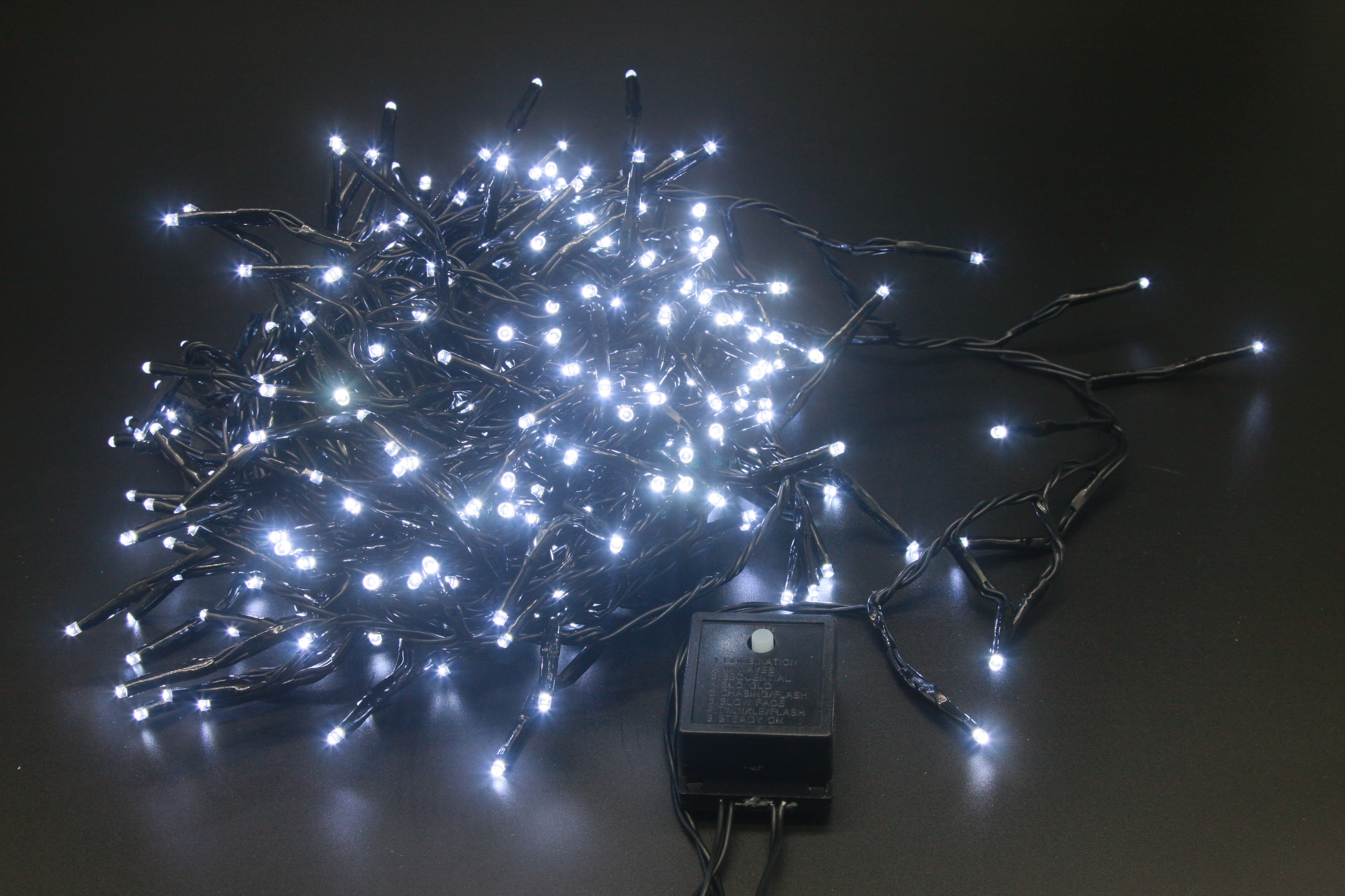 Гирлянд Клъстер 340 бели LED лампички IP44 11м