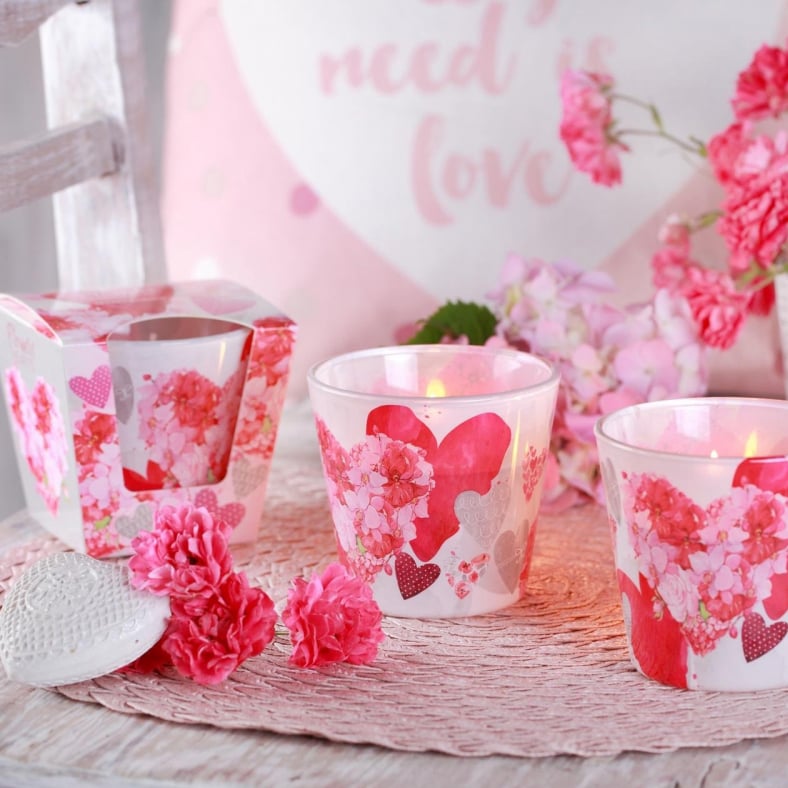 Свещ в чаша Flowers Hearts 115 гр