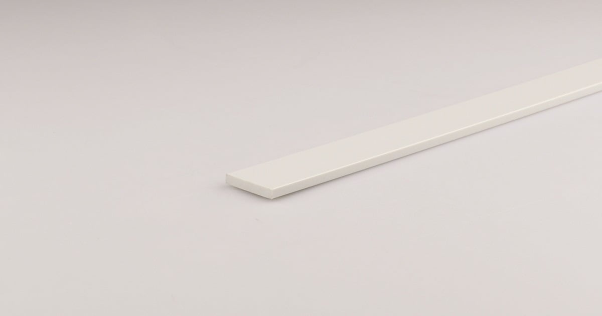 PVC плосък профил 100x4x0,3см бял сатен