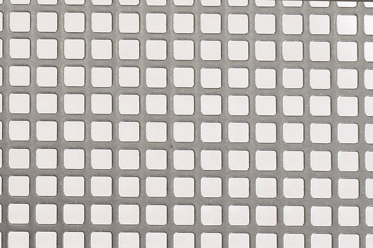 Стоманена перфорирана ламарина 50x20x1см