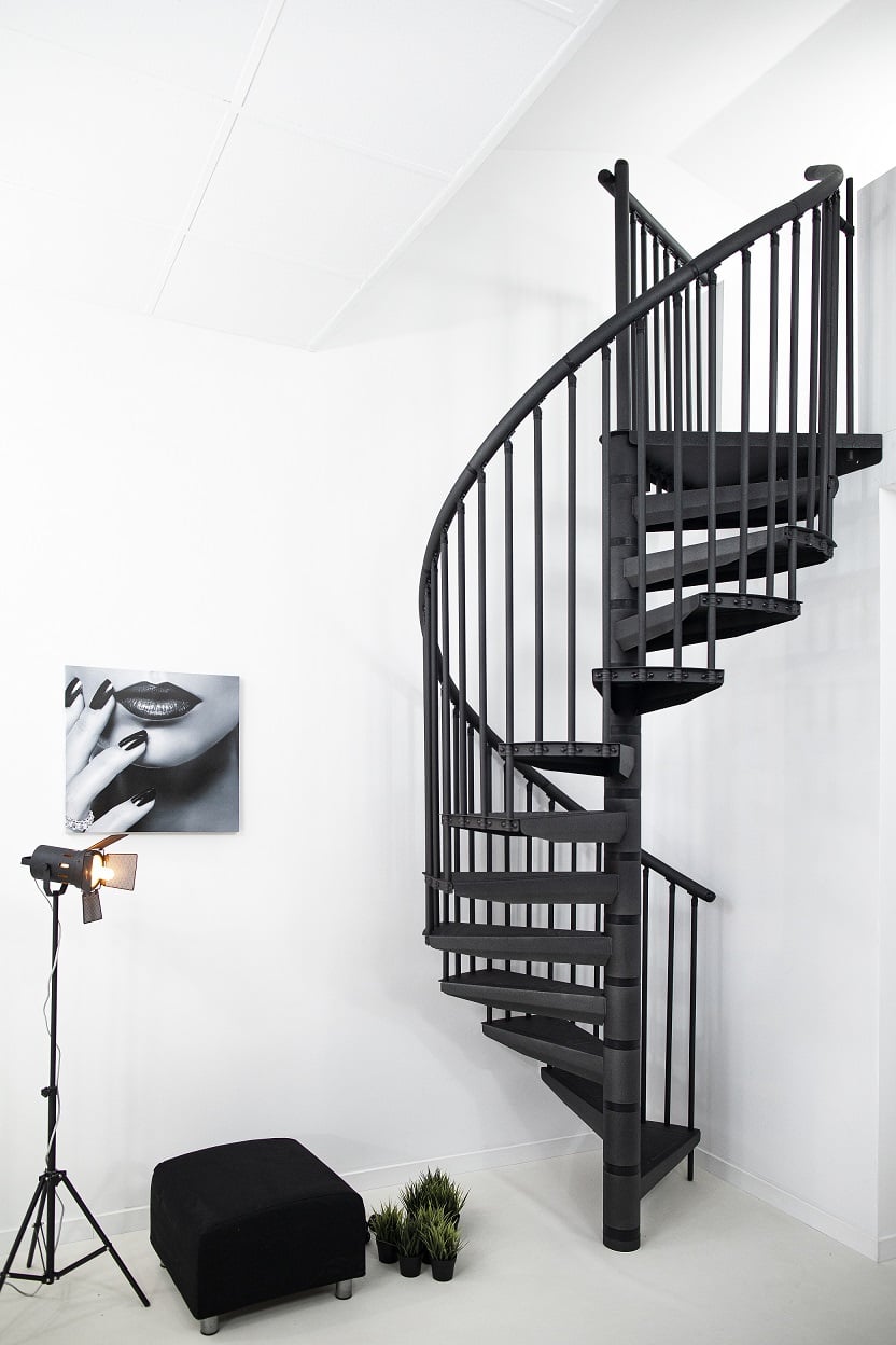 Интериорна стълба Minka Rondo Color 300,3 см антрацит